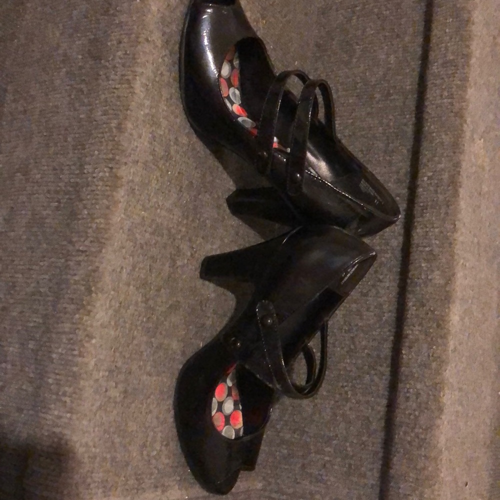 Black Peep Toe Heals
